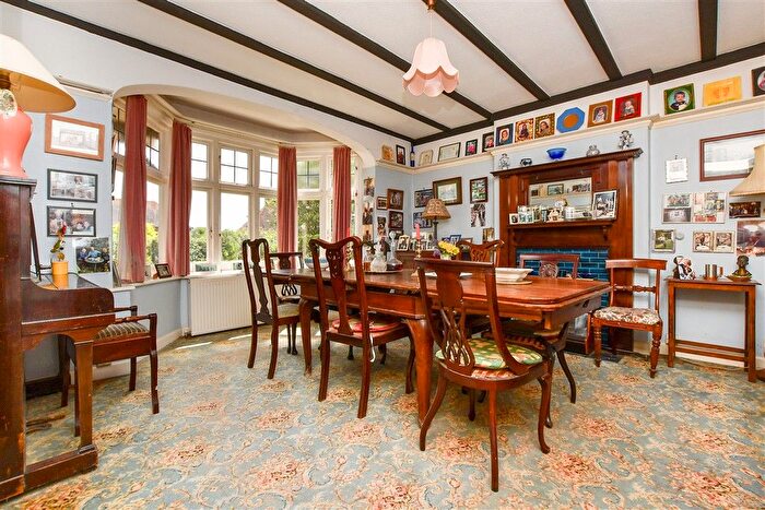 5 Bedroom Detached House For Sale In Waldron Road, Broadstairs, Kent, CT10