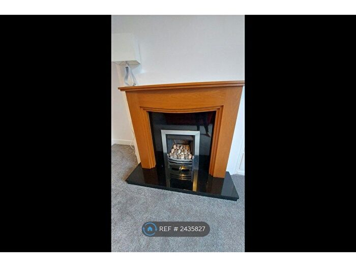 2 Bedroom Terraced House To Rent In West View, Bradford, BD17