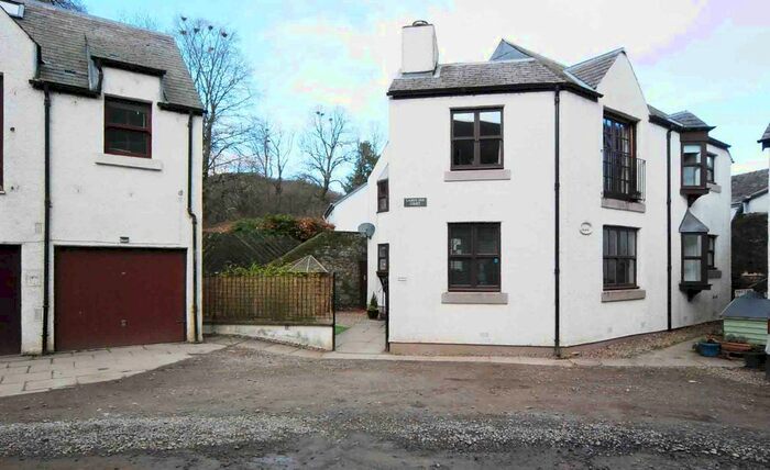2 Bedroom Flat For Sale In Laird's Inn Court, Atholl Street, Dunkield, PH8