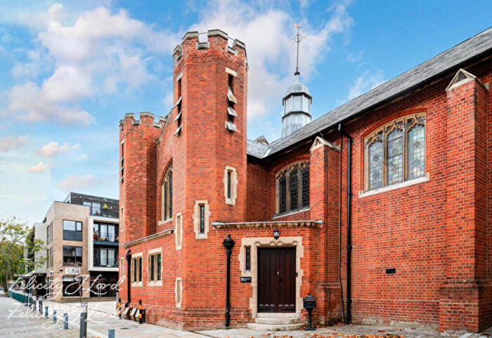 3 Bedroom Apartment To Rent In Jenkins Chapel House, Woolwich, SE18