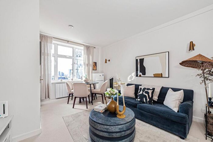 1 Bedroom Flat To Rent In Clifford's Inn, Fetter Lane, EC4A