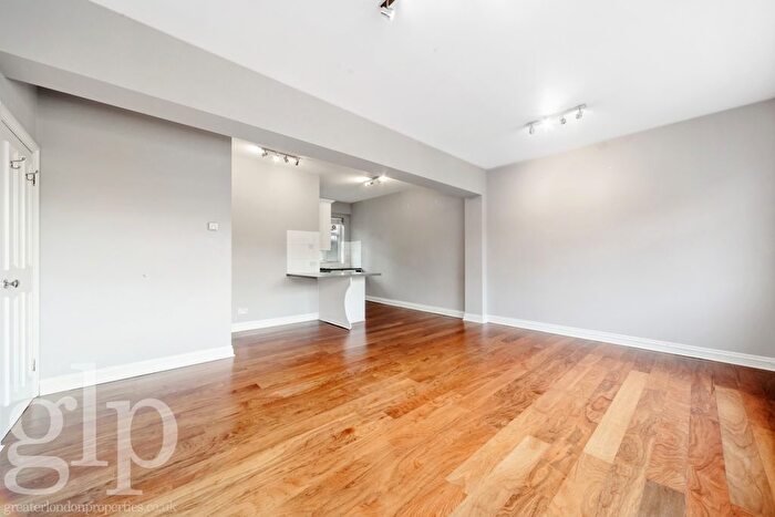 2 Bedroom Flat To Rent In Archer Street, London, Greater London, Soho, W1D