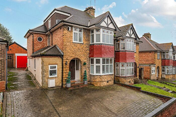 4 Bedroom Semi Detached House For Sale In Portland Road, Bromley, BR1