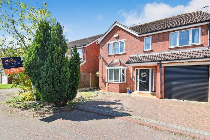 4 Bedroom Detached House For Sale In Fields End, Ulceby, DN39