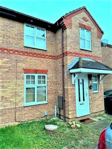 3 Bedroom Detached House To Rent In Wisteria Way, Northampton, NN3