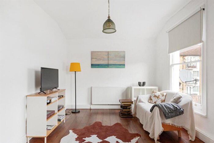 1 Bedroom Flat For Sale In Maxted Road, SE15