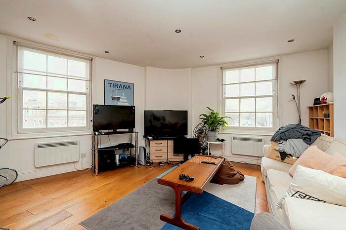 3 Bedroom Flat To Rent In Barnsbury Road, Islington, N1