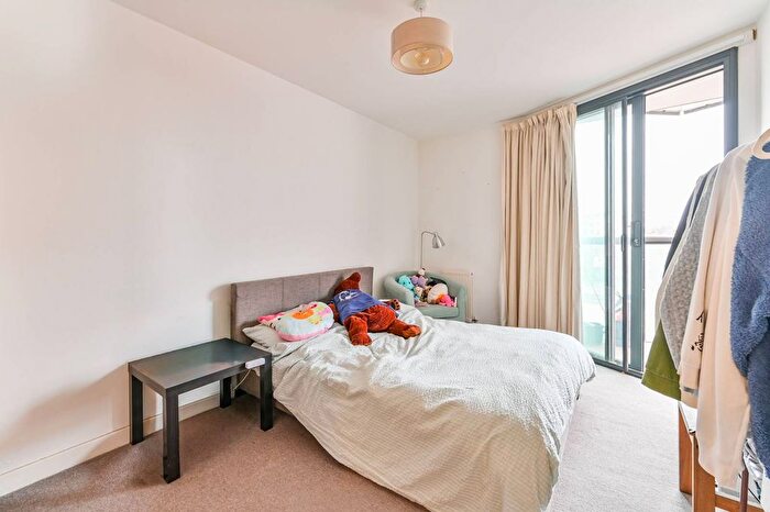 1 Bedroom Flat To Rent In Park Village East, Camden, Camden, London, NW1