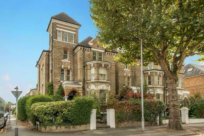 Apartment To Rent In Surbiton, Surrey, KT6