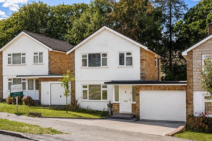 3 Bedroom Detached House For Sale In Millbrook Road, Crowborough, TN6