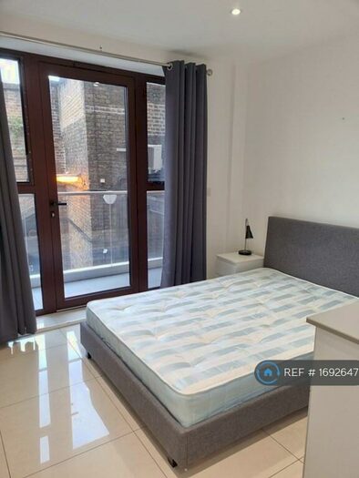 4 Bedroom Flat To Rent In Havana Apartments, London, EC1V