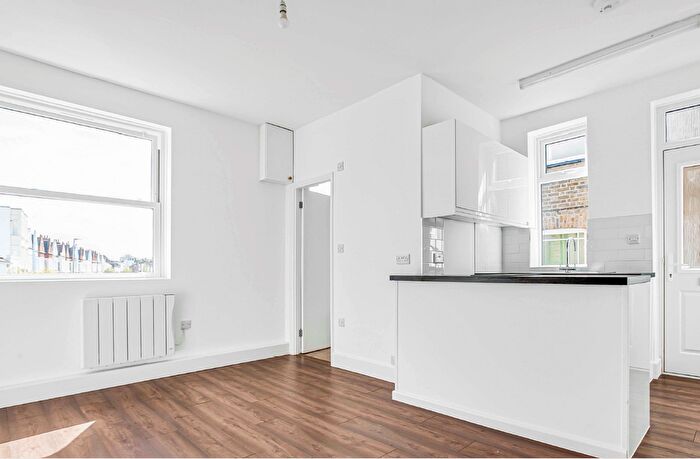 1 Bedroom Flat To Rent In Charlwood Road, London, SW15
