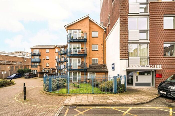 1 Bedroom Flat For Sale In Woodger Road, Shepherds Bush, W12