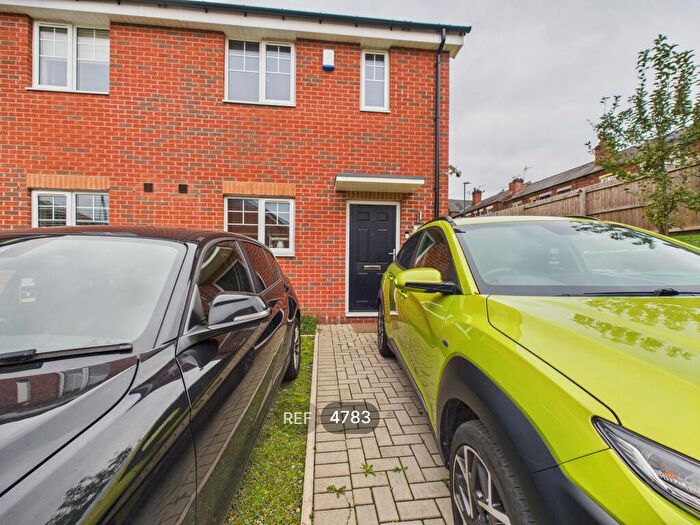 2 Bedroom Semi-Detached House To Rent In Hall Close, New Basford, Nottingham, NG5