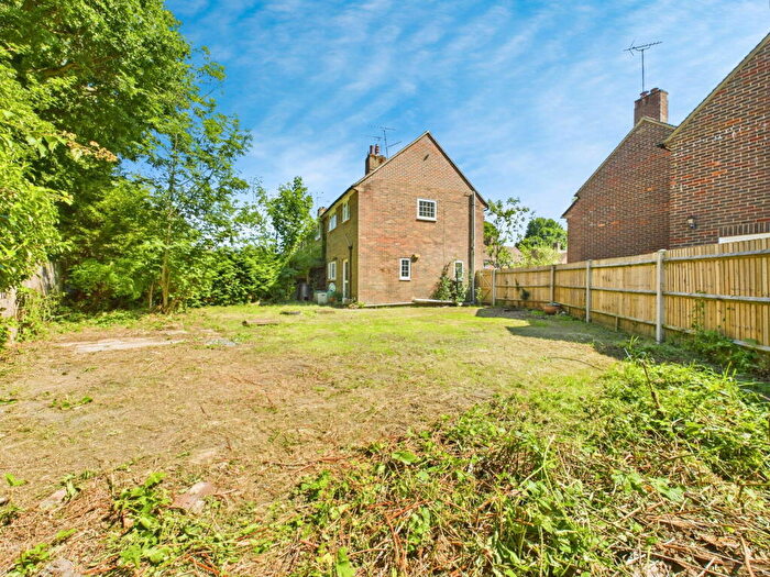 2 Bedroom End Of Terrace House For Sale In Furzefield Road, Horsham, RH12