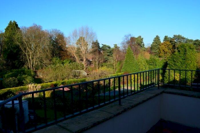 1 Bedroom Flat To Rent In The Grange, Woking, GU22