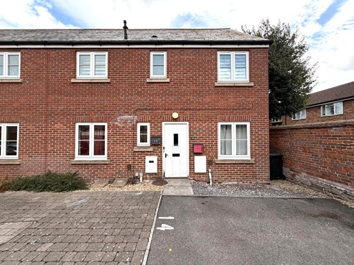 2 Bedroom Flat For Sale In Ermin Mews, Stratton St Margaret, Swindon, SN3