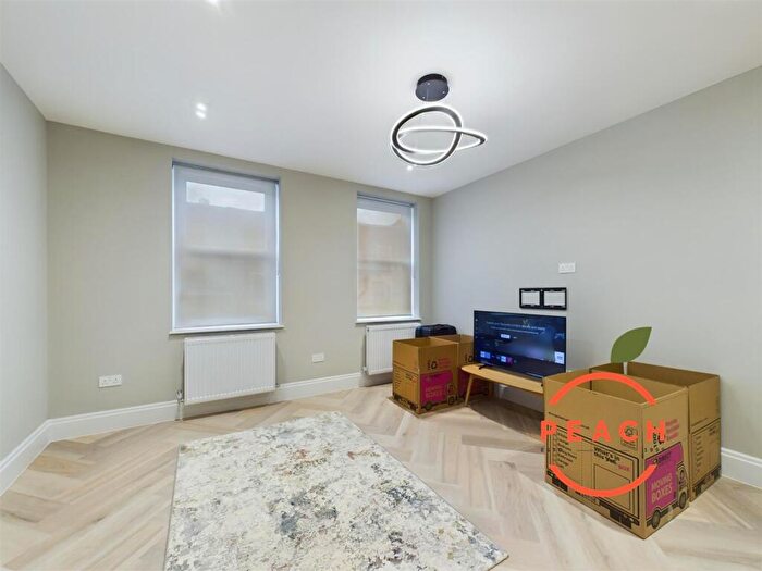 1 Bedroom Apartment To Rent In Brick Lane, Shoreditch, E1