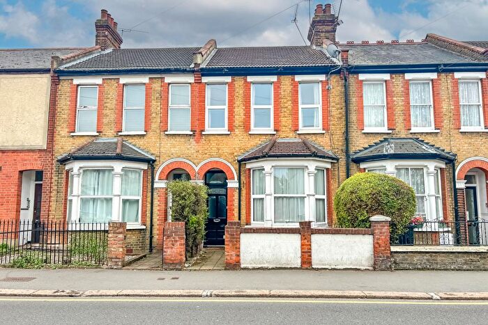 3 Bedroom Terraced House For Sale In Fairfax Drive, Westcliff-on-Sea, SS0