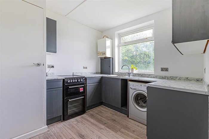 2 Bedroom Flat To Rent In Fairwood Road, Cardiff, CF5