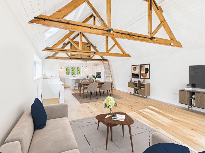 3 Bedroom Property For Sale In Water Lane, Bradden, NN12