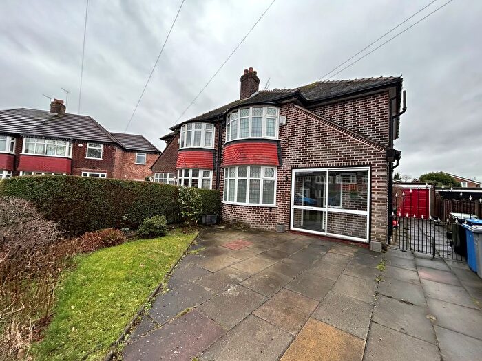 3 Bedroom Property To Rent In Meadway Close, Sale, M33