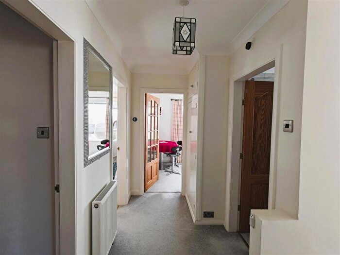 1 Bedroom Flat To Rent In Overlea Avenue, Deganwy, Conwy, LL31