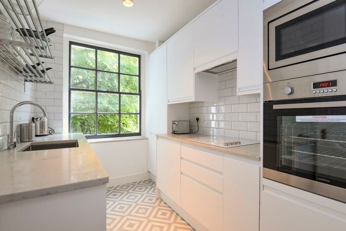 2 Bedroom Apartment To Rent In Myddelton Square Clerkenwell, EC1R