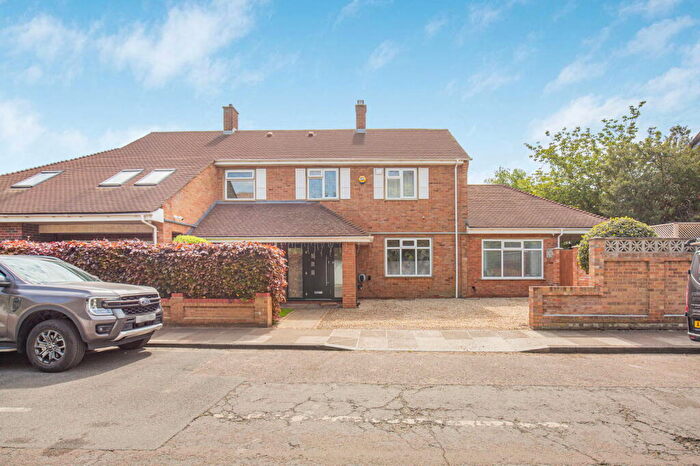 5 Bedroom Detached House For Sale In West Temple Sheen, London, SW14