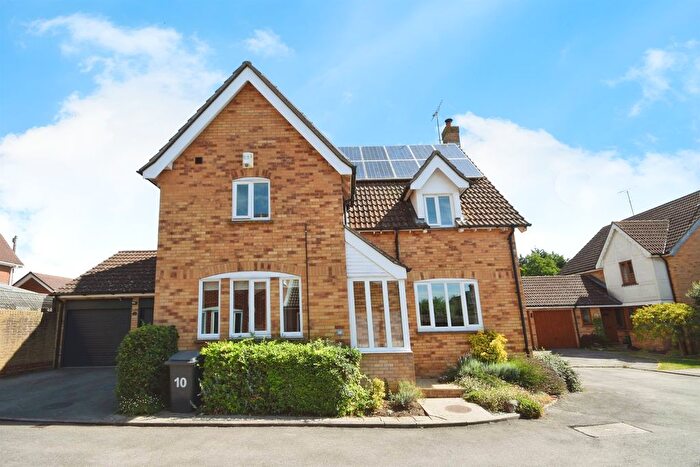 4 Bedroom Detached House For Sale In East Hanningfield Road, Rettendon Common, Chelmsford, CM3