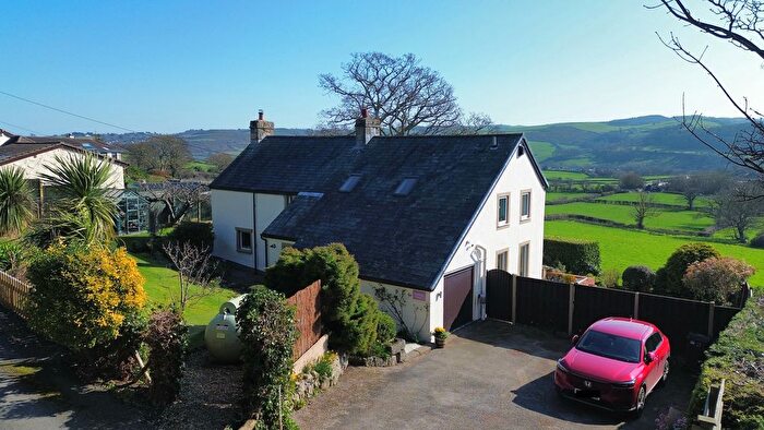 4 Bedroom Cottage For Sale In Segurinside, Llandudno Junction, LL31
