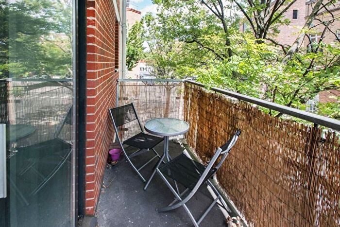 2 Bedroom Flat To Rent In Greatorex Street, Aldgate, London, E1