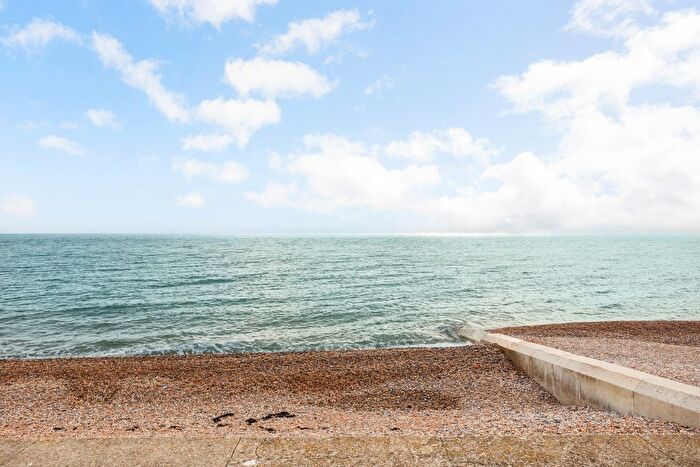 2 Bedroom Flat For Sale In Kingsway, Hove, BN3