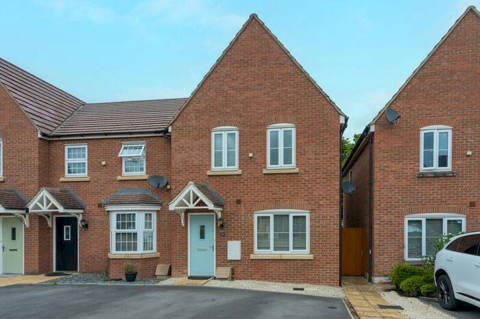 3 Bedroom End Of Terrace House For Sale In Potteries Lane, Chilton, OX11