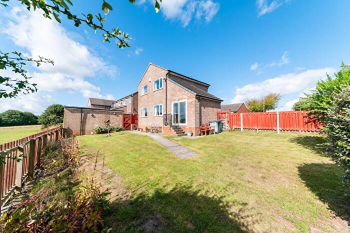 3 Bedroom Detached House For Sale In Thorpes Crescent, Skelmanthorpe, HD8