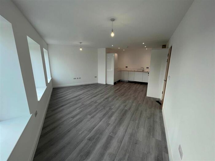 1 Bedroom Flat To Rent In Lichfield Road, Four Oaks, Birmingham, B74