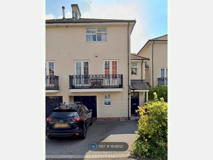 4 Bedroom Semi-Detached House To Rent In Rochester, Rochester, ME1