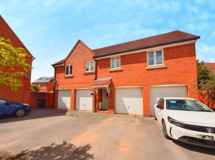 2 Bedroom Coach House For Sale In Casterbridge Road, Haydon End, SN25