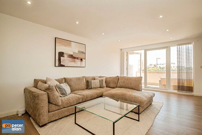 2 Bedroom Flat For Sale In Heol Glan Rheidol, Cardiff, CF10