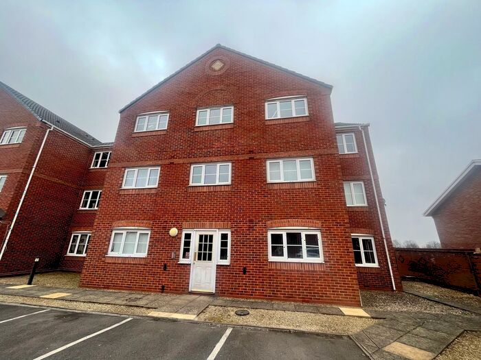 2 Bedroom Flat To Rent In Blenheim Drive, Darlaston, Wednesbury, WS10