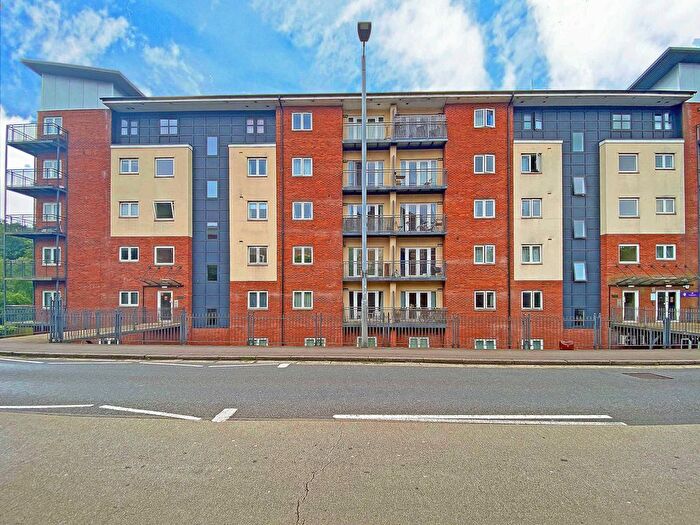 2 Bedroom Flat To Rent In Augustus House, New North Road, Exeter, EX4