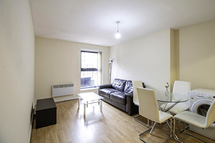 1 Bedroom Apartment To Rent In The Chandlers, Leeds, LS2