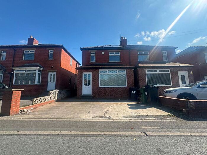3 Bedroom Semi-Detached House To Rent In Cemetery Road, Heckmondwike, WF16
