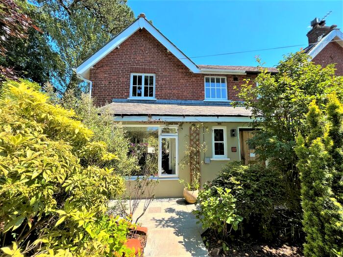 2 Bedroom Property To Rent In Pennsylvania Road, Exeter, EX4