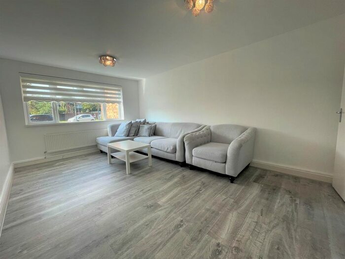 2 Bedroom Flat To Rent In Rowan Drive, Broxbourne, EN10