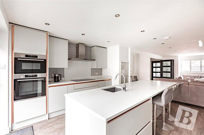 4 Bedroom Terraced House For Sale In Bancroft Chase, Hornchurch, RM12