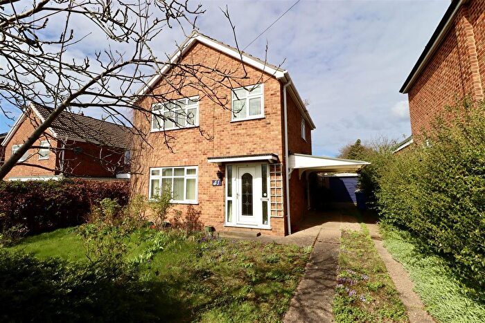 3 Bedroom Detached House For Sale In Hill Rise, Market Weighton, York, YO43