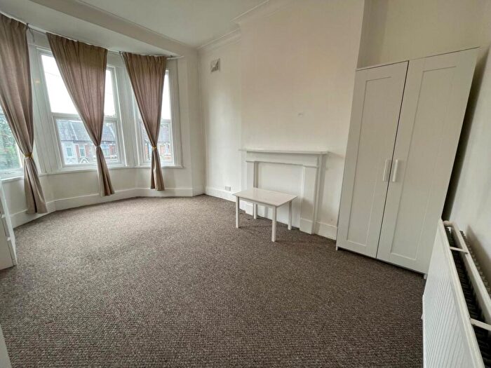 4 Bedroom Apartment To Rent In Bulwer Road, Leytonstone, E11