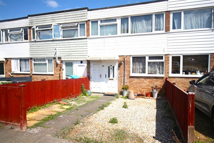 3 Bedroom House For Sale In Kinloch Place, Bletchley, Milton Keynes, MK2
