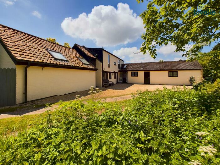 3 Bedroom Detached House For Sale In Hall Lodge, Holton Cum Beckering, LN8